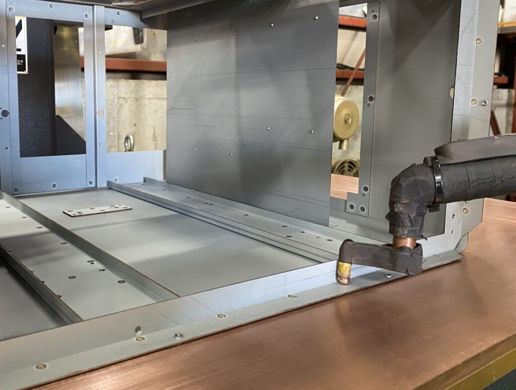 テーブルスポットの溶接の様子①